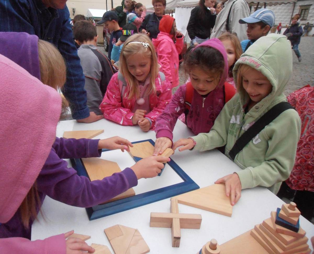 V pondělí  22.9. jsme se autobusem vypravili na oslavu Dožinek do Pardubic