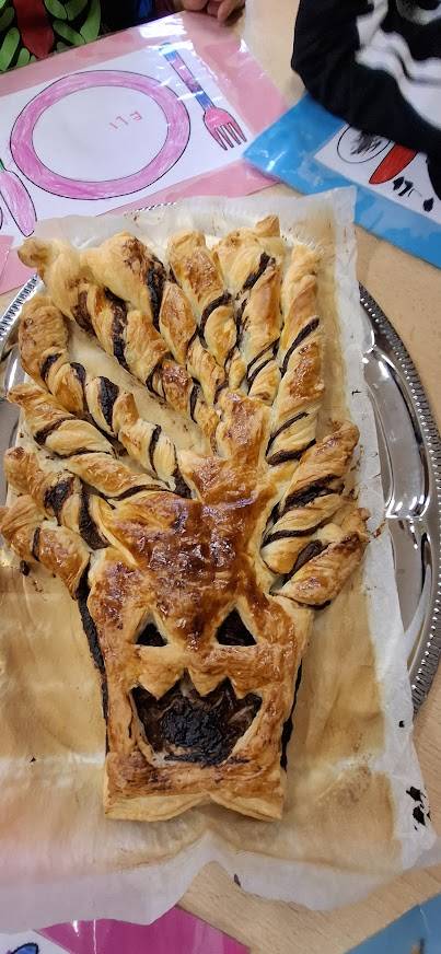 Halloween v naší školce se nesl v duchu zábavy, strašidelných kostýmů, veselých tanečků a netradičních aktivit.