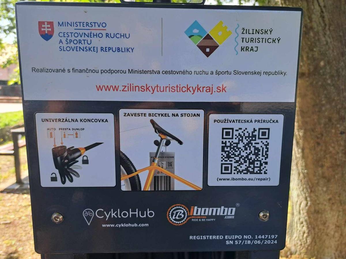 Vážení spoluobčania, za pomoci Ministerstva cestovného ruchu a športu Slovenskej republiky, Žilinského turistického kraja a našej obce sme dostali a osadili samoobslužný servisný stojan bicyklov. Je umiestnený v parku pri dolnej zastávke.