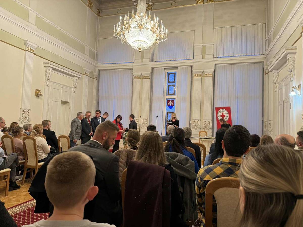 Koncom novembra 2025 sa v historickej radnici v Spišskej Novej Vsi uskutočnilo slávnostné odovzdávanie plakiet prof. MUDr. Jana Janského bezpríspevkovým darcom krvi.