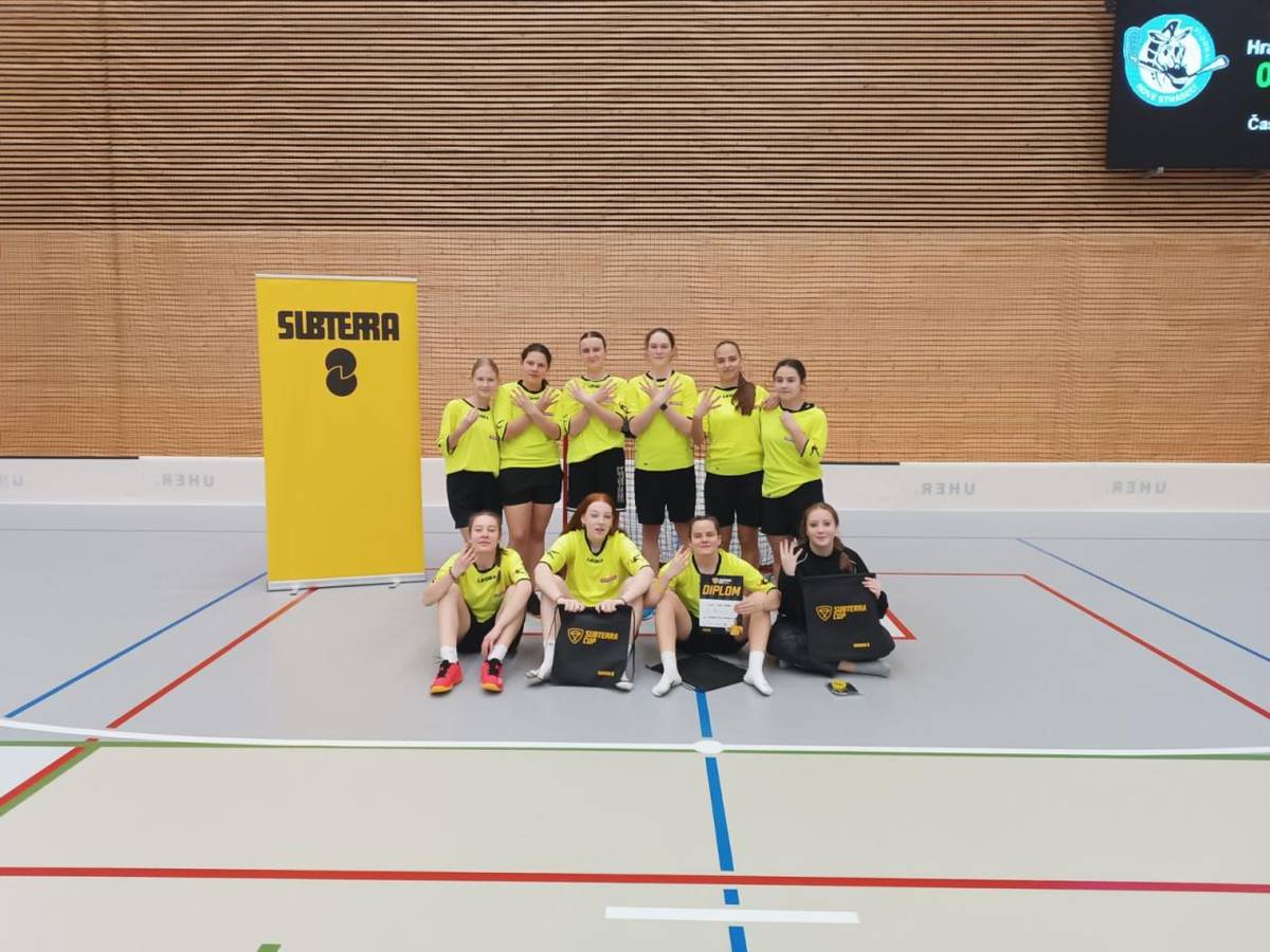 Na turnaji ve Slaném se nekonalo žádné překvapení. Florbalový tým děvčat nenašel žádného přemožitele a zaslouženě postoupil do dalších kol. Chlapci se nakonec umístili na čtvrtém místě.   Děkujeme všem za reprezentaci školy.