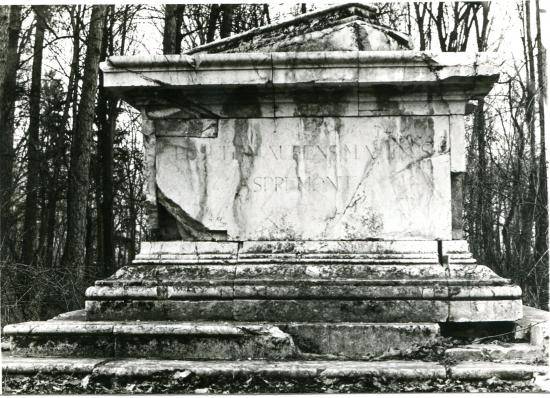 Informácie o rekonštrukcii náhrobku Reginy Aspremontovej