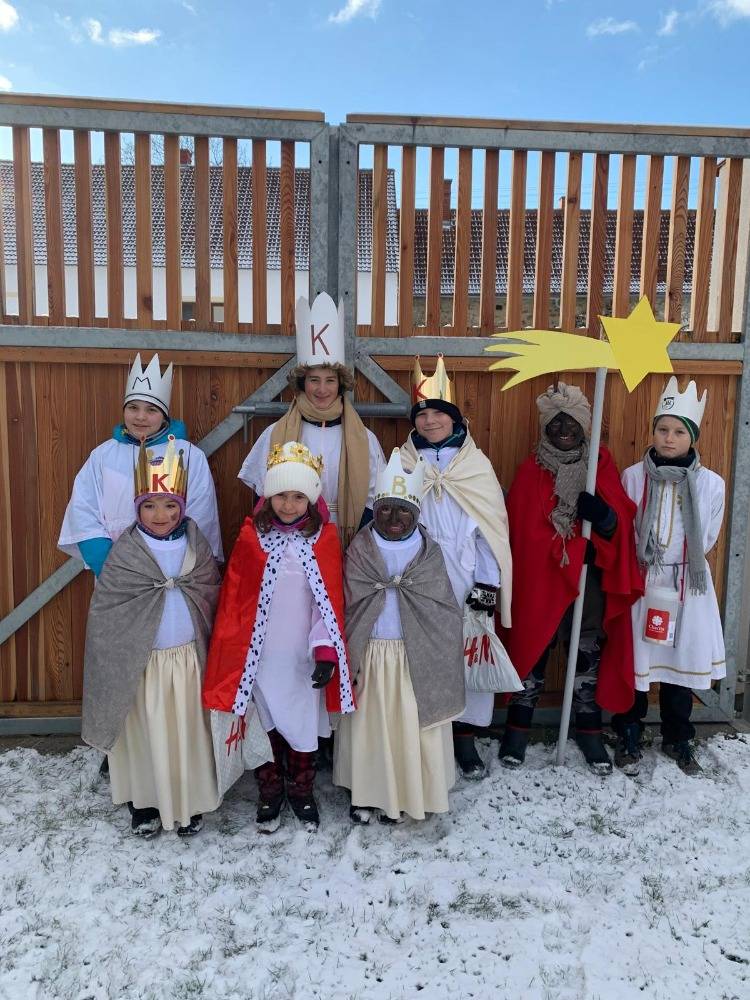 Obec Chlumec děkuje všem, kteří přispěli do letošní Tříkrálové sbírky. Celková vybraná částka činí 12 863,- Kč a bude použita na dobročinné účely. Tato úspěšná sbírka opět prokázala velkou solidaritu a ochotu obyvatel podporovat potřebné.   Velké poděkování patří všem dárcům za jejich příspěvky.