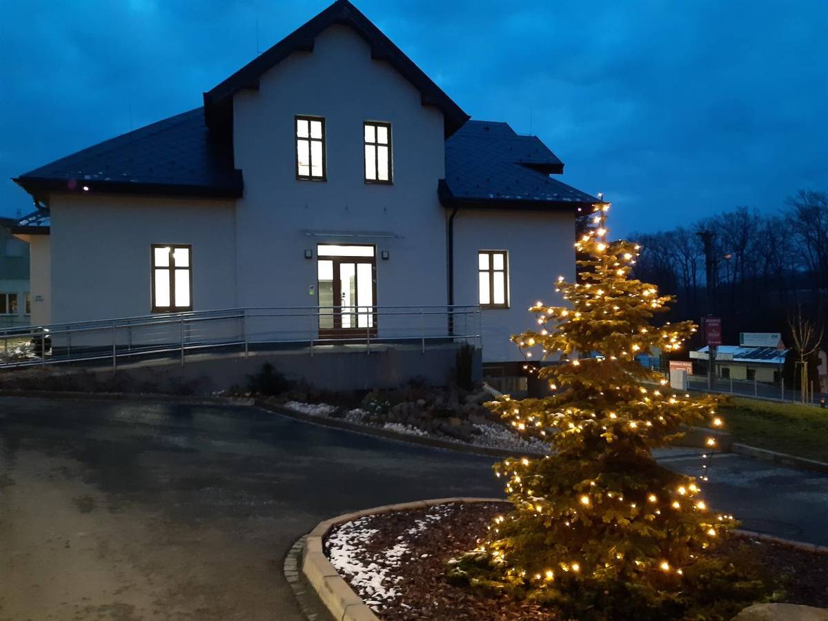 Obecní úřad Chuchelná oznamuje, že v období od 22. prosince 2025 do 2. ledna 2026 bude uzavřen. Po tuto dobu nebude možné navštívit úřad a vyřizovat úřední záležitosti.