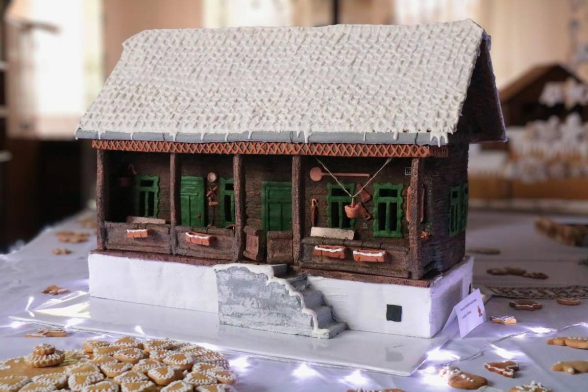 Z dôvodu prijatia úsporných opatrení na zníženie nákladov na spotrebu energií budú v dňoch 22. decembra 2025 – 05. januára 2026 Mestský úrad v Hriňovej, mestské kultúrne stredisko a turistické informačné centrum uzatvorené. Zamestnancom bolo v týchto dňoch určené čerpanie dovolenky.