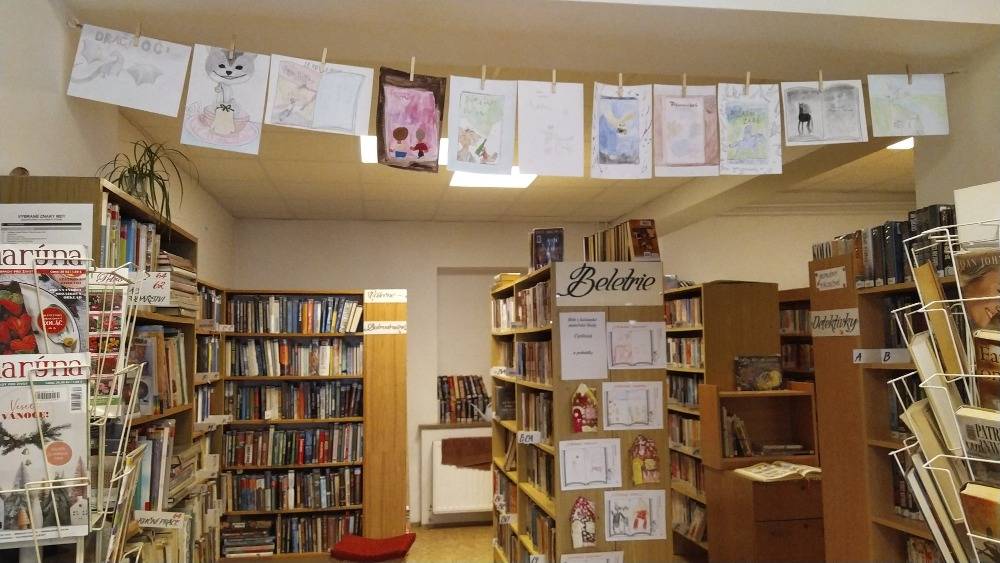 Výstava výkresů žáků druhého stupně základní školy.