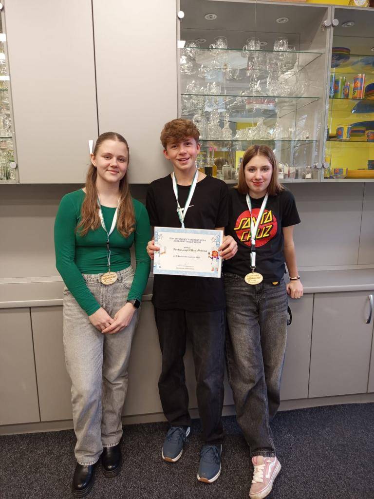 Někteří žáci devátých tříd se zúčastnili ve čtvrtek 4. prosince kuchařské soutěže v Domažlicích.