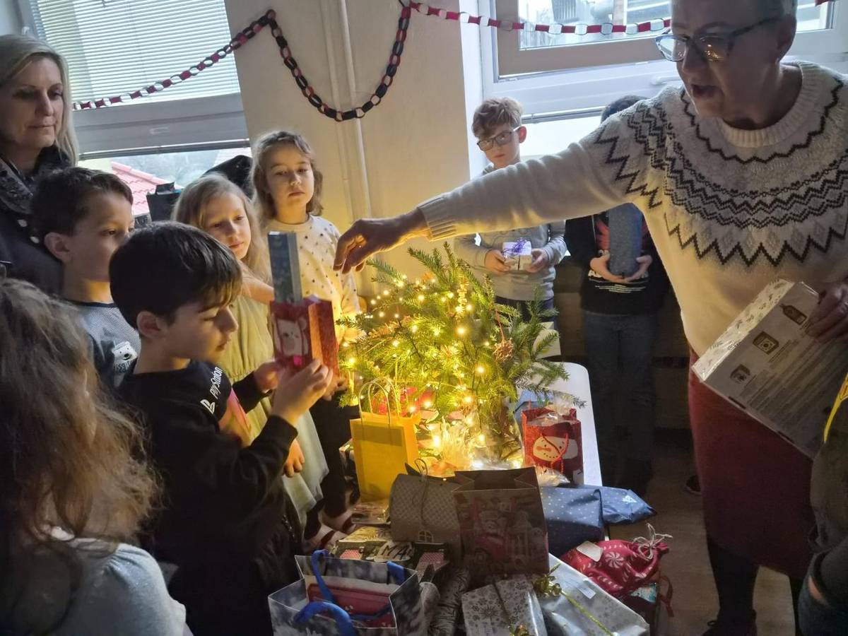 Poslední školní den před Vánocemi ve všech třídách proběhly vánoční besídky.