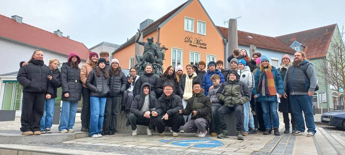 V úterý 16. prosince jsme vyrazili na vánoční výlet do německého Regenstaufu. Jelo několik sedmáků a deváťáků. Opět jsme se setkali s kamarády z naší partnerské školy.