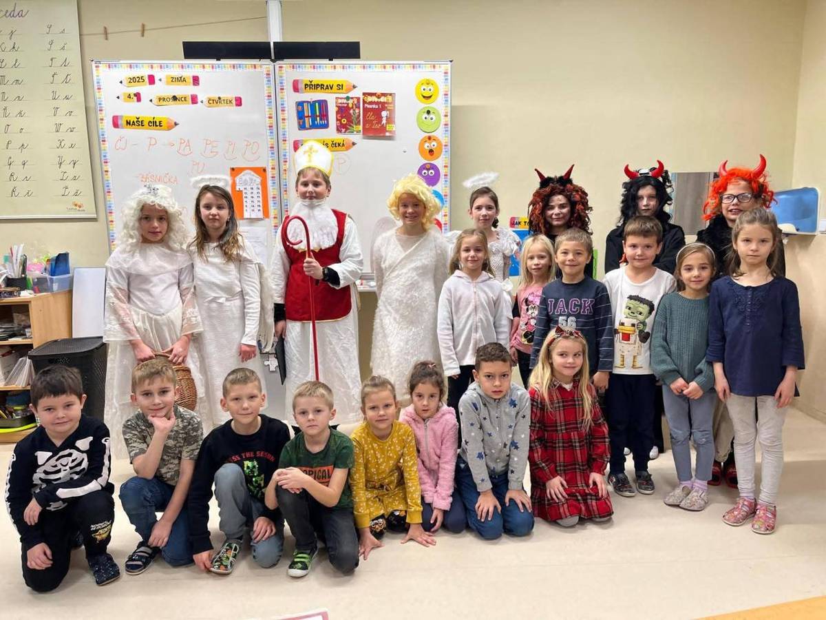 Na pátek 5. prosince 2025 připravila naše škola tradiční akci s Mikulášem, která potěšila všechny žáky i děti. Letos se páťáci ujali rolí andělů, čertů a Mikuláše a vedli si skvěle.