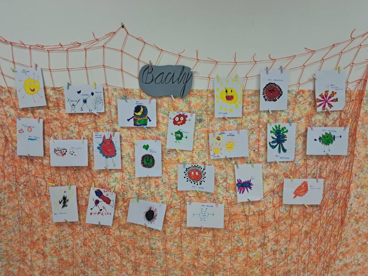 Podzimní a zimní měsíce s sebou často přinášejí období rým a nachlazení. Abychom letos byli připraveni, věnovali jsme ve třídě celý týden tématu zdraví a prevence. Cílem bylo dětem hravou formou ukázat, jak se o sebe mohou starat.