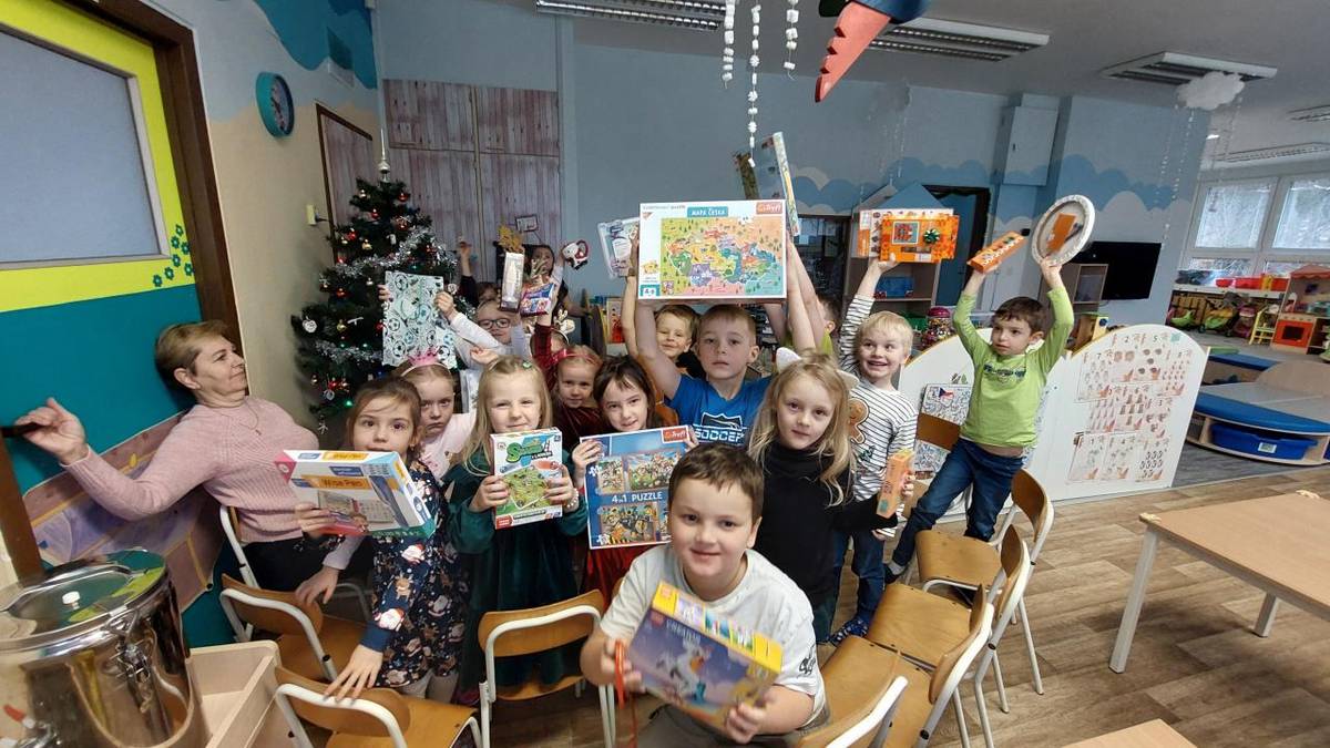 Dnes k nám do školky dorazil Ježíšek.