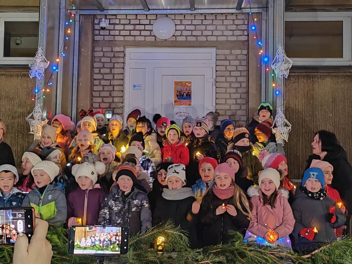 Ve škole letos zavládla pravá vánoční atmosféra díky týdennímu celoškolnímu projektu Vánoce na Osmičce.