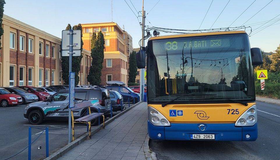 Zlín - Blížící se Vánoce, konec roku 2025 a počátek roku 2026 se projeví v jízdních řádech MHD. Dopravní společnost Zlín – Otrokovice (DSZO) přináší seznam změn.