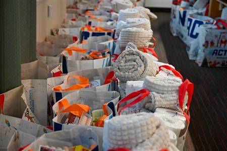 Mesto Martin v spolupráci s Rotary Club Martin aj tento rok pokračovalo v krásnej vianočnej tradícii pomoci. Vianočné prekvapenie putovalo k 20 vybraným sociálne slabším rodinám, ktorým chceme spríjemniť sviatočné chvíle a priniesť radosť tam, kde je najviac potrebná.