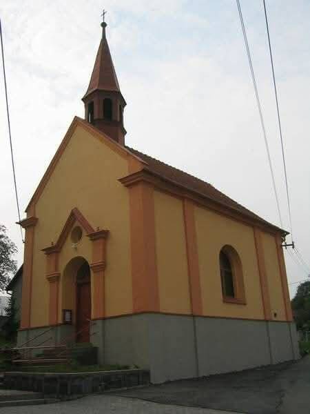 Zveme všechny lidi dobré vůle: 25.12., 26.12., 31.12.2025 a 1.1.2026 prohlédnout si Betlém, stromeček a interiér kaple sv. Mořice v Opatovicích a to vždy v době od 15h do 16h.