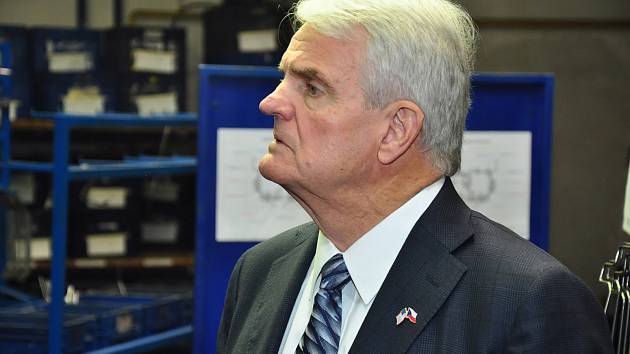 Americký velvyslanec King navštívil ladenský Alba Metal