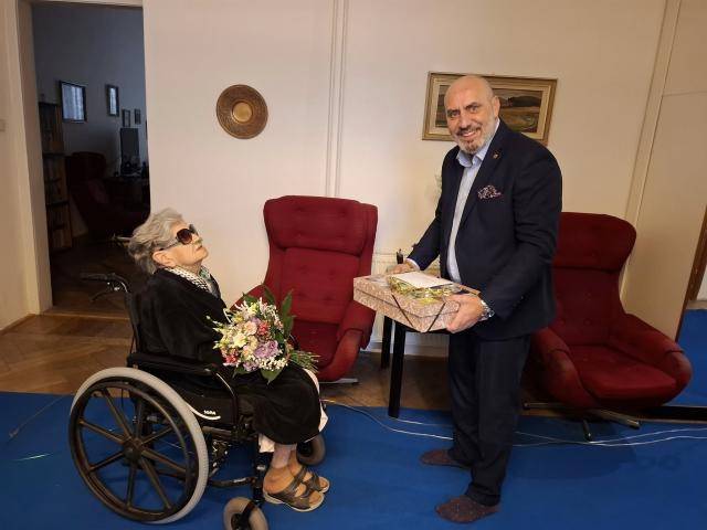 14. prosince se dožila úctyhodných 105 let paní Larissa Šimeková. K tomuto významnému životnímu jubileu jí poblahopřál za město Prostějov primátor František Jura.                                Číst dál...