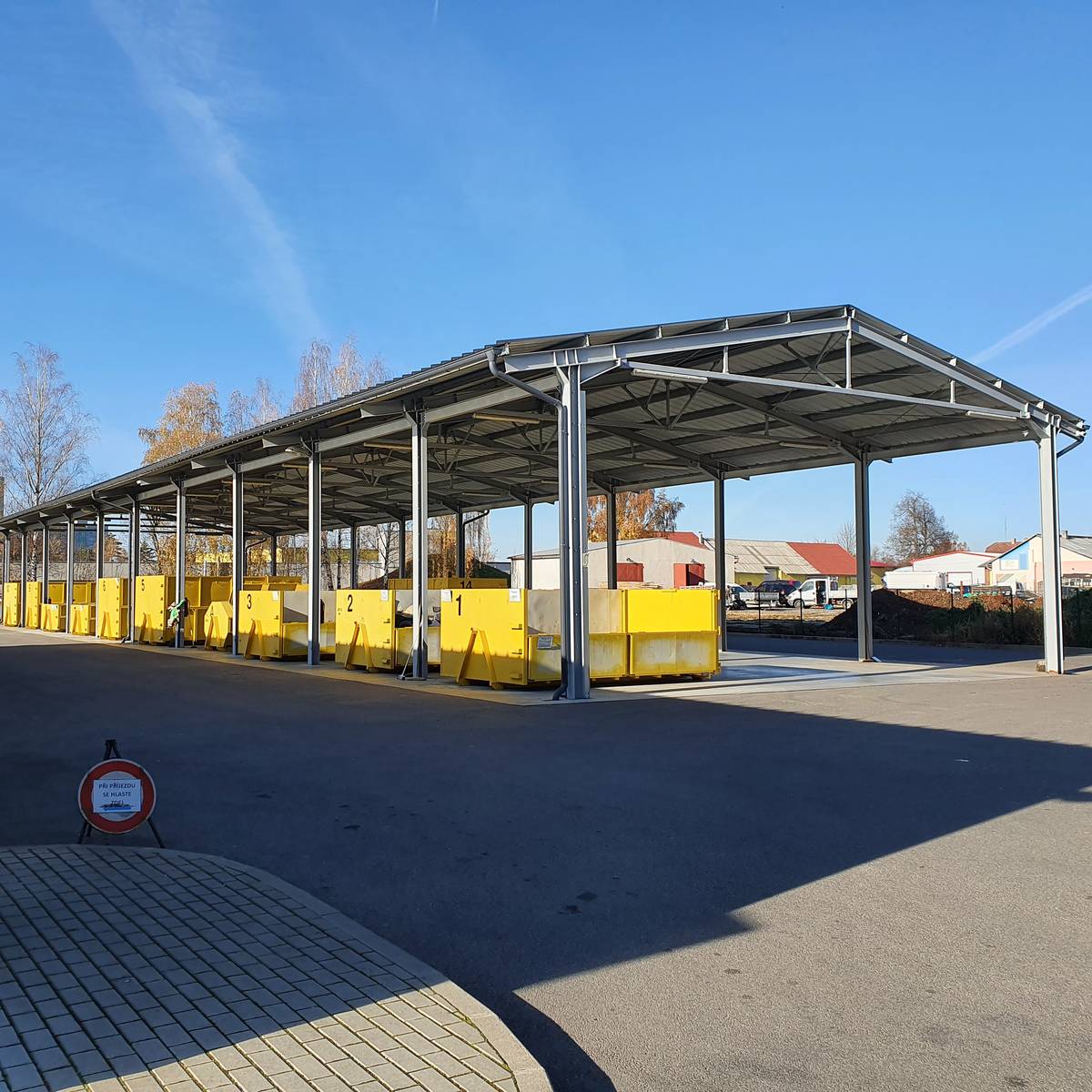 Ve dnech 24., 25. a 26. 12. 2025 a 1. 1. 2026 (svátky) bude sběrný dvůr odpadů uzavřen. V následujících dnech bude provoz beze změn. Děkujeme za pochopení.