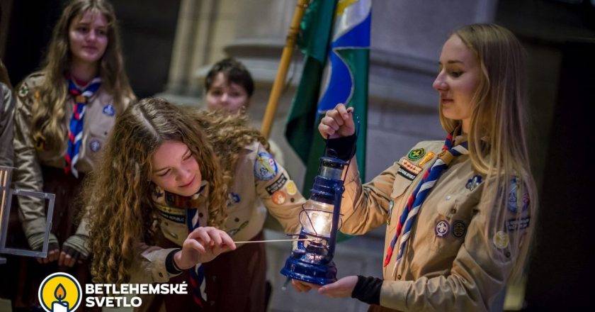 Rozvoz vlakmi sa uskutoční v sobotu 20. decembra 2025. Do Piešťan prídu skauti o 8:52 rýchlikom R 709 Považan.