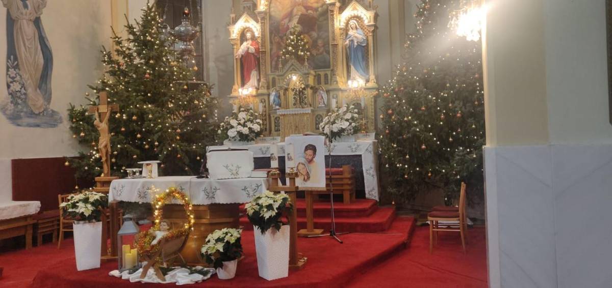 Milí občania,   dňa 20. decembra 2025 v sobotu od 9:00 hod. vás pozývame na spoločné zdobenie vianočných stromčekov do kostola sv. Mikuláša v Žiranoch. Zároveň pripravíme náš kostol na nasledujúce vianočné sviatky. Ak máte čas, pridajte sa k nám! Zíde sa nám každá pomocná ruka.