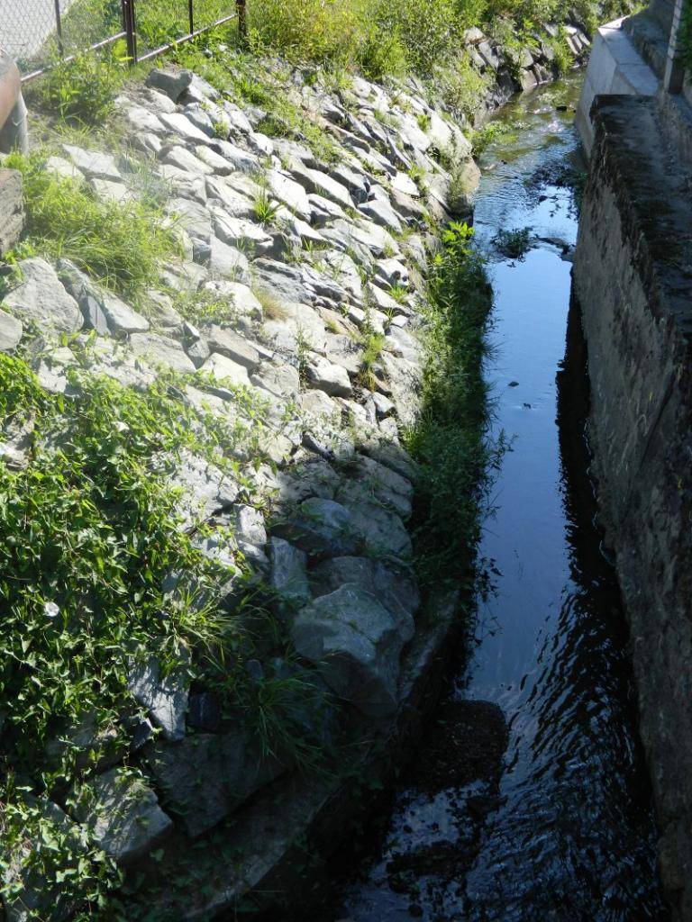 Úsek č. 3 koryta Šilheřovického potoka vede od ulice Ke Kovárně mezi soukromými zahradami směrem k ulici Horní, kde je ukončen před mostkem pod silnicí č. III/4696 v ulici Horní. Celková délka opravovaného úseku koryta toku je 182 bm.