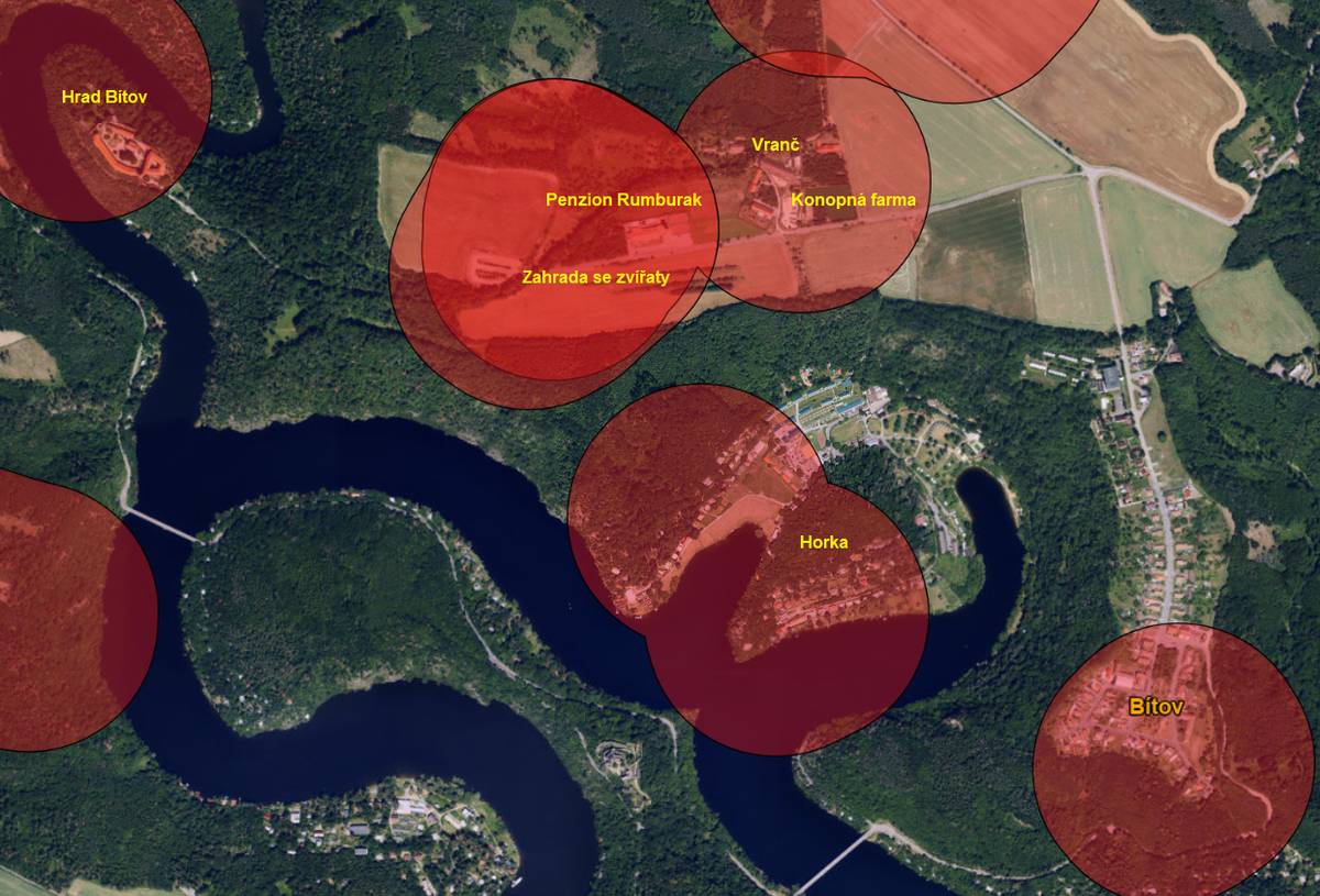 Upozorňujeme spoluobčany, že od 1. prosince začaly platit přísnější pravidla pro používání pyrotechniky. Novela zákona plošně stanoví, kde se nesmějí odpalovat ohňostroje a zavedla vyšší pokuty za nedodržení pravidel. Ministerstvo zemědělství připravilo mapu s vyznačením zón. Do oblastí se zákazem patří část obce Bítov, Vranč, okolí hradu Bítov, Zahrady se zvířaty, penzionu Rumburak a Konopné farmy (viz mapa). Mapa s vyznačenými zónami https://ohnostroje.pozemkov.cz/?lat=-665850.5203310625&lon=-1181510.436342835&zoom=16.221737713057244 Opatření mají dle ministerstva životního prostředí zvýšit bezpečnost lidí, zvířat i životního prostředí.