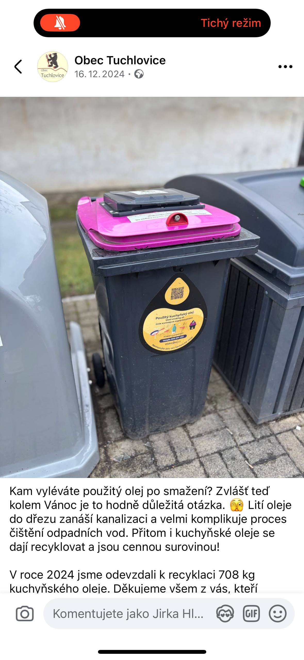 Kam vyléváte použitý olej po smažení? Zvlášť teď kolem Vánoc je to hodně důležitá otázka. 🫣 Lití oleje do dřezu zanáší kanalizaci a velmi komplikuje proces čištění odpadních vod. Přitom i kuchyňské oleje se dají recyklovat a jsou cennou surovinou! V roce 2025 jsme odevzdali k recyklaci 1200 kg kuchyňského oleje. Což je obrovské množství, které díky vám neskončí v kanalizaci, ale bude recyklováno. Děkujeme všem z vás, kteří využíváte růžové popelnice pro jejich sběr. Tyto nádoby najdete na stanovištích v ulicích: U Staré školy, Školní, Na Stráži, Národního Odboje a v Srbech u restaurace Racek. Kuchyňský olej vhazujte v uzavřených PET lahvích.