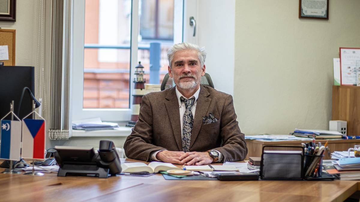 Vážení občané, každý rok, když se po čase znovu společně setkáme na našem náměstí při rozsvícení vánočního stromu, cítím vděčnost a radost. Vděčnost za to, že jsme se tu všichni po roce opět sešli – že můžeme být spolu, že máme dar života jako takového.