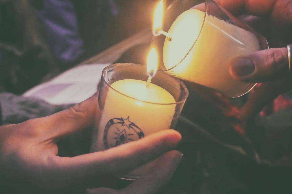 Milí občania,  dňa dvadsiateho štvrtého dvanásty, od deviatej hodiny, budú skauti z Hrabušíc roznášať Betlehemské svetlo do jednotlivých domácností.