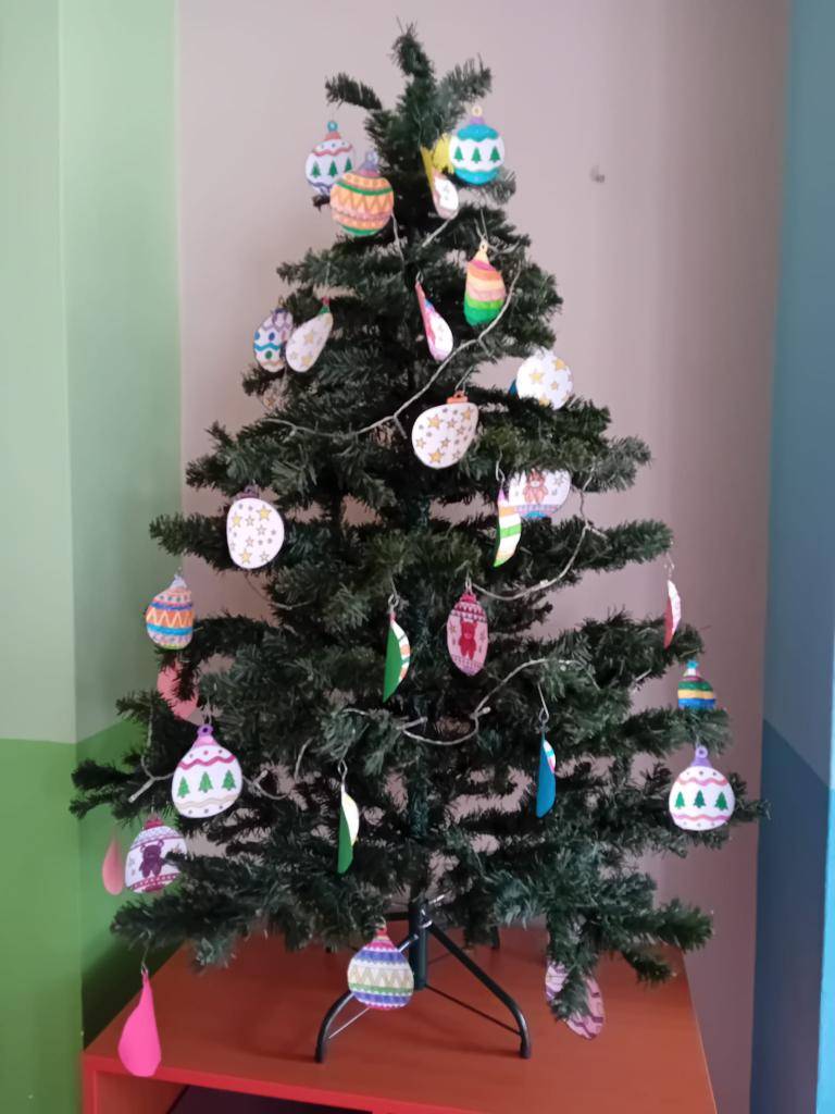 Za prosincem končí rok,   do nového už jen krok.   V prosinci jsou Vánoce,   přesně jednou po roce.