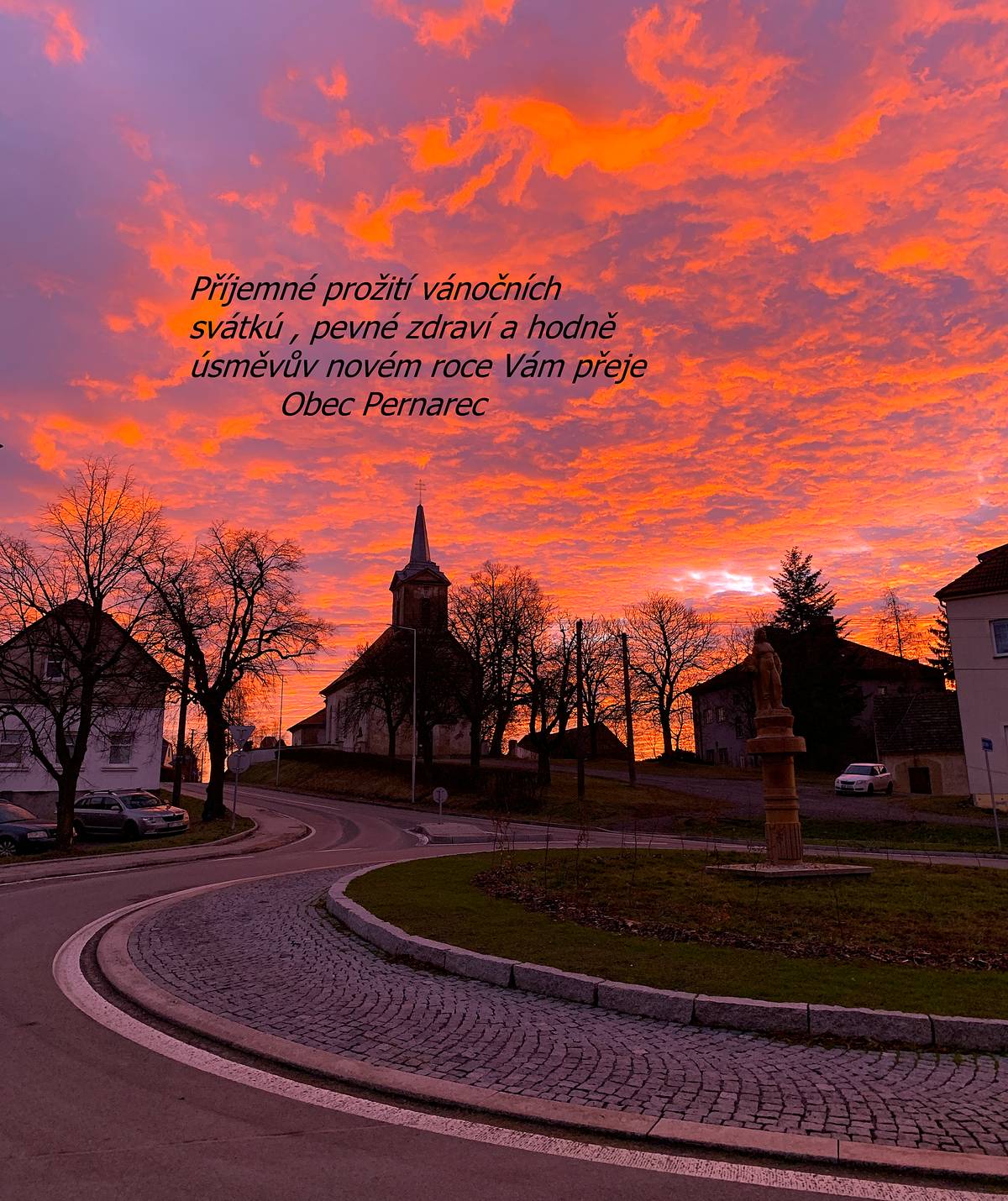 Příjemné prožití vánočních svátků, pevné zdraví a hodně úsměvů v novém roce přeje Obec Pernarec.