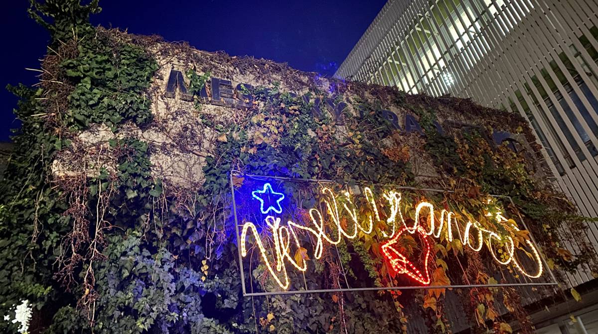 Mesto Trnava informuje občanov o úradných hodinách mestského úradu na Trhovej 3 a radnice na Hlavnej 1 počas vianočných sviatkov 2025:  24. – 26. decembra: zatvorené 26. decembra: otvorené v štandardných úradných hodinách 29. a 30. decembra: otvorené v štandardných úradných hodinách 31. decembra: zatvorené  Ďakujeme za pochopenie a želáme vám krásne vianočné sviatky a pohodový rok 2026.