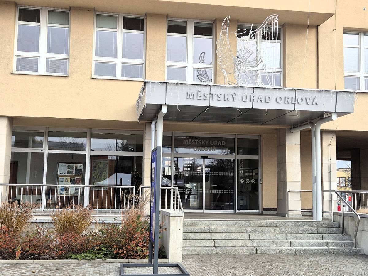 Upozorňujeme občany na provozní dobu Městského úřadu Orlová v závěru letošního roku. Své záležitosti můžete vyřizovat do úterý 23. prosince a dále pak v pondělí 29. a úterý 30. prosince. Ve středu 31. prosince budou všechny budovy MěÚ Orlová zavřené. Znovu se otevřou v novém roce, a to v pátek 2. ledna. Děkujeme za pochopení....