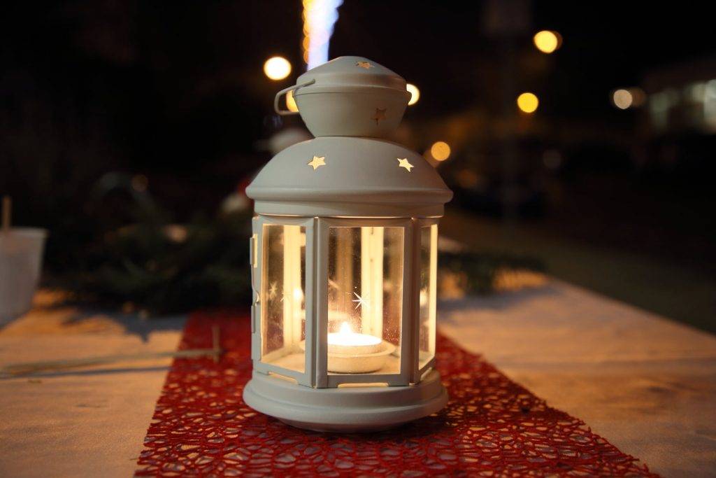 Vedení radnice a zaměstnanci úřadu přejí všem příjemné prožití svátků vánočních, mnoho štěstí, pevné zdraví a spoustu osobních i pracovních úspěchů v novém roce.