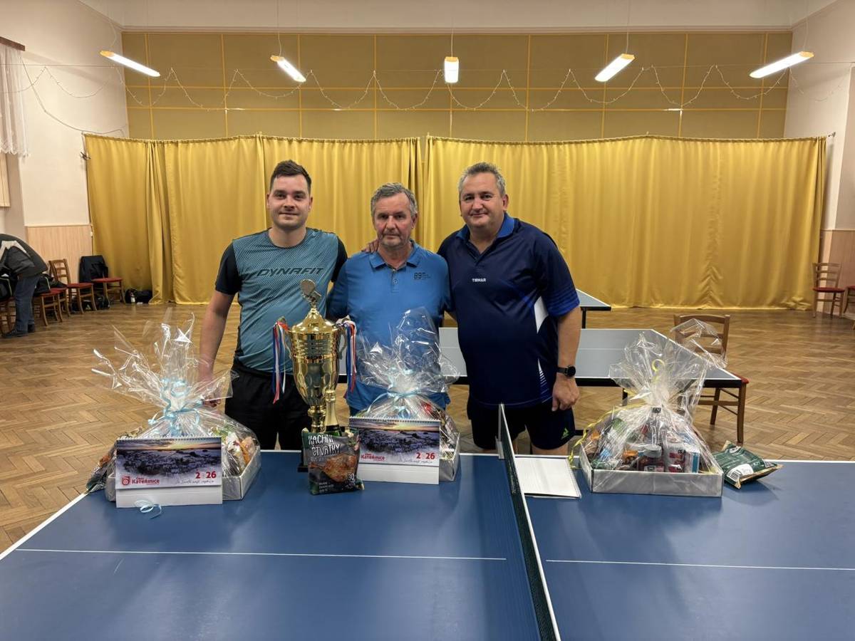 V předvánočním čase se v sobotu 20. prosince opět uskutečnil v sále Obecního domu v Kateřinicích tradiční Turnaj ve stolním tenise „O putovní pohár starosty obce“.