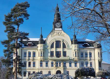 Přehled provozu Městského úřadu Tanvald v pracovních dnech měsíce prosince 2025 a počátku roku 2026