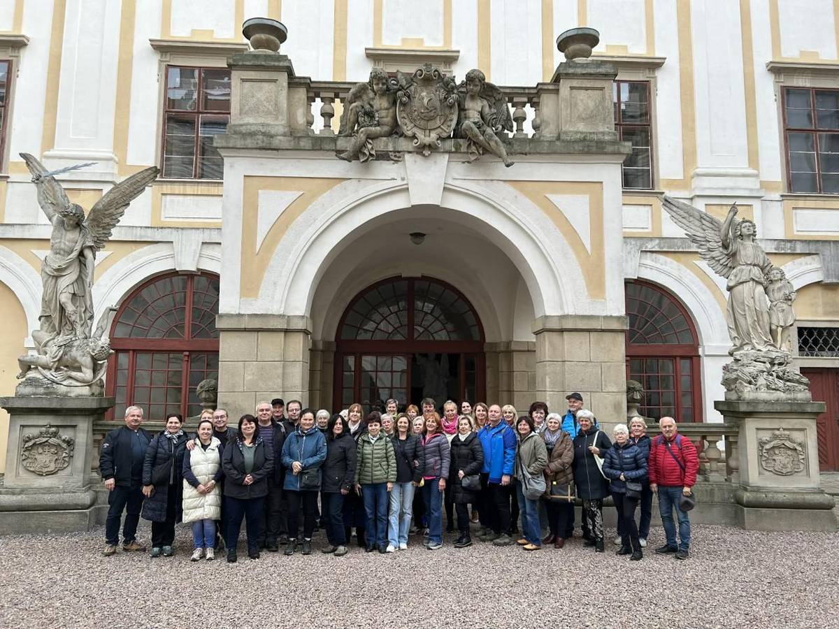 Vianoce sú časom pokoja , rodinnej pohody a zamyslenia sa nad udalosťami uplynulého roka. Činnosť Únie žien v Tepličke nad Váhom sa celý rok niesla v duchu vzájomnej podpory a pomoci.