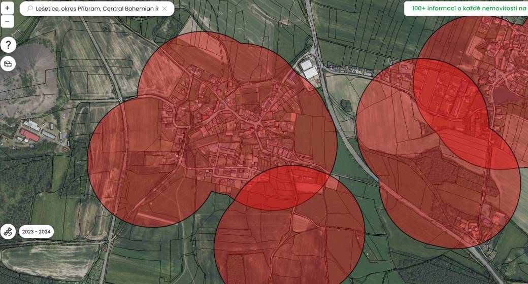 Na území téměř celé obce platí zákonem daný zákaz odpalování zábavní pyrotechniky spadající do kategorie F2 a vyšší.