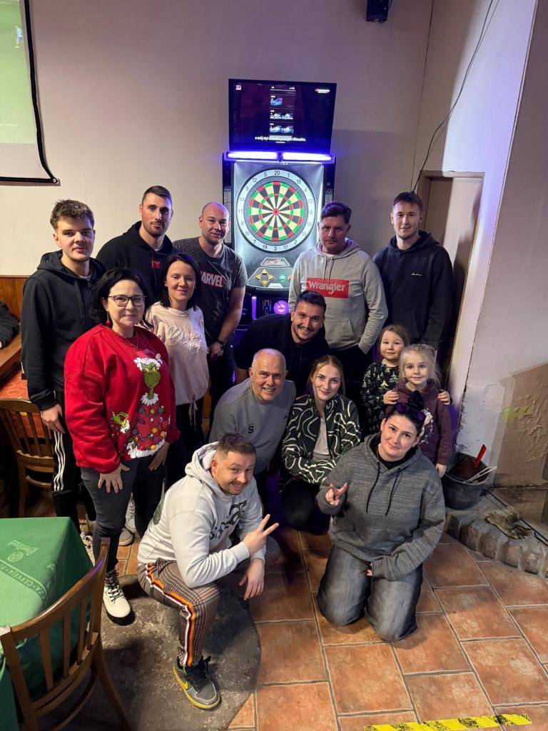 V Restauraci U Vojty v JESTŘABÍ LHOTĚ se odehrál 1. ročník turnaje v šipkách, kterého se zúčastnilo celkem 12 hráčů. Účastníci byli rozděleni do dvou skupin, ze kterých postoupili nejlepší do závěrečné části turnaje.