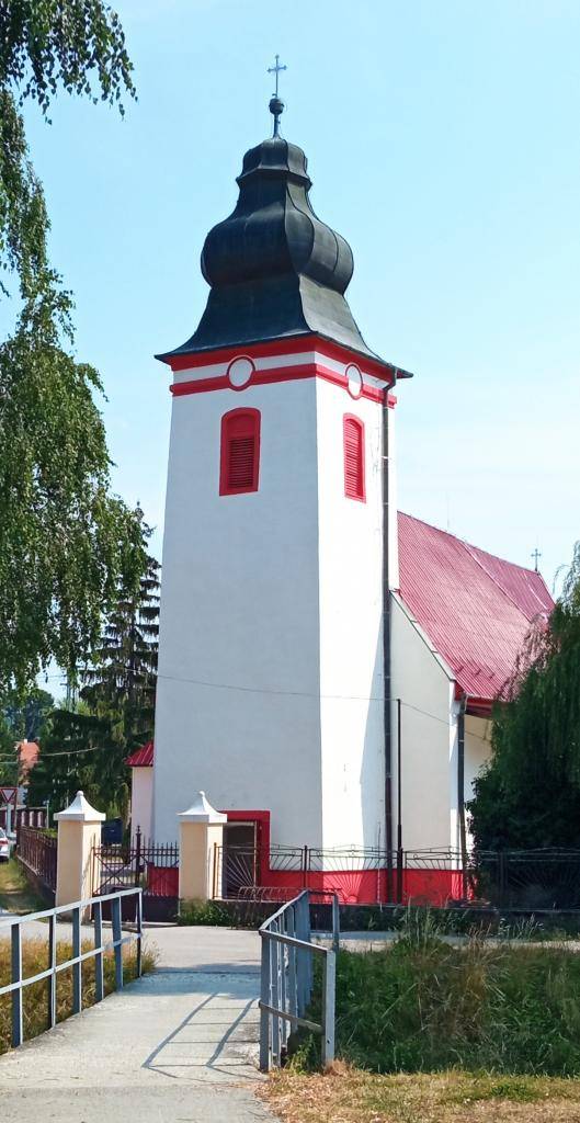 Dnes večer o 18:00 hodine bude obslúžená dvojjazyčná svätá omša s platnosťou na nedeľu.  V nedeľu doobeda sväté omše nebudú odslúžené z pastoračných dôvodov.