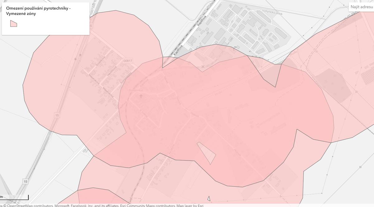 Mapa obsahuje zóny (zde ke stažení i ve formátu.shp), ve kterých je zakázáno zacházet s pyrotechnickými výrobky s výjimkou kategorie F1 podle § 35b zákona č. 344/2025 Sb., kterým se mění zákon č. 206/2015 Sb., o pyrotechnických výrobcích a zacházení s nimi a o změně některých zákonů (zákon o pyrotechnice), ve znění pozdějších předpisů, a další související zákony. Účinnost zón s omezeným používáním pyrotechniky je stanovena od 1. 12. 2025. Dále je podle § 16 zákona č. 114/1992 Sb., o ochraně přírody a krajiny, ve znění pozdějších předpisům, na celém území národních parků zakázáno provádět ohňostroje nebo používat zábavní pyrotechniku.