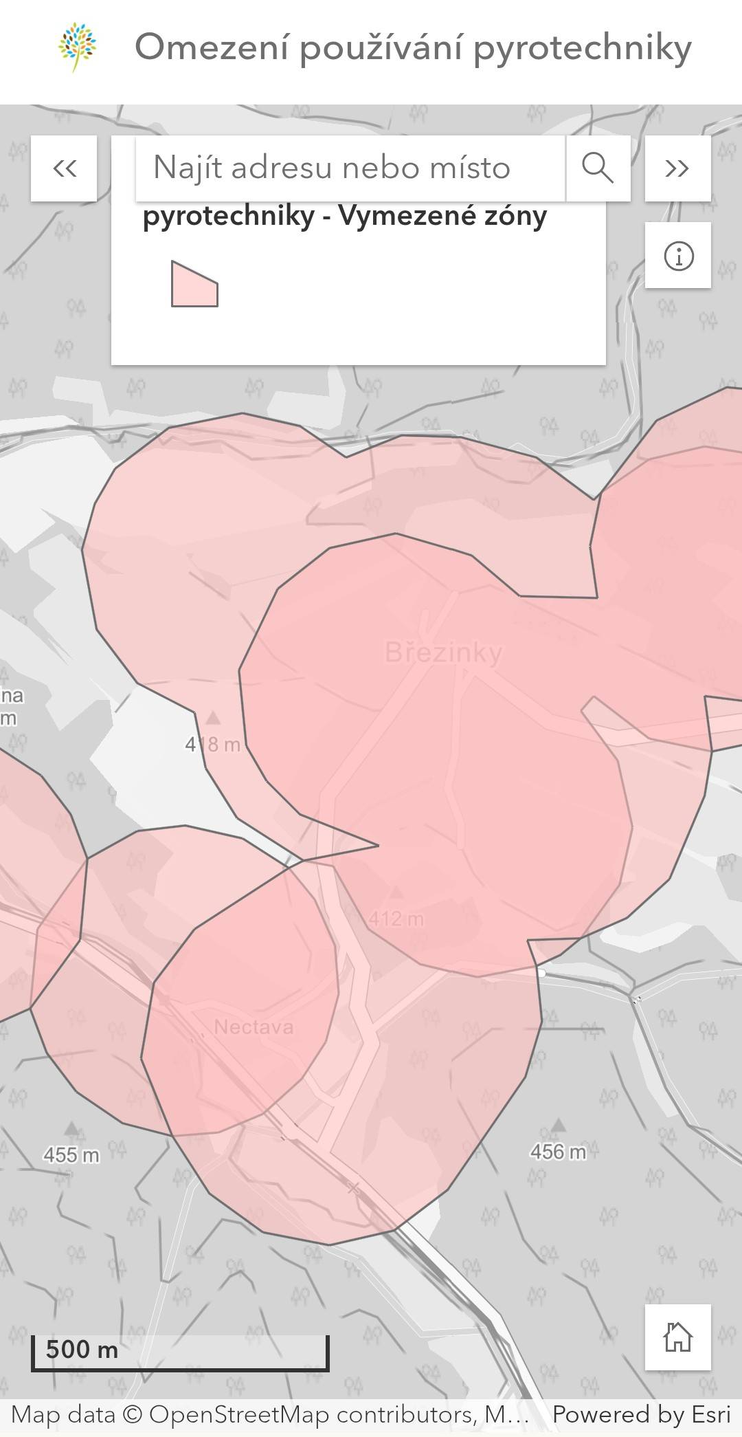 Vážení občané, s účinností od 1. prosince 2025 vstupuje v platnost novela zákona o pyrotechnice, která vedle jiného ve svém § 35b stanovuje odstupné vzdálenosti pro používání pyrotechnických výrobků. 💥 To znamená, že zakazuje její odpalování nebo užívání (včetně ohňostrojů) ve vzdálenosti do 250 metrů od objektů.  Zóny, kde v souvisloti se zákonem o pyrotechnice nelze pyrotechnické výrobky používat jsou vyznačené v mapové aplikaci, kterou připravilo Ministerstvo zemědělství. 👀Otevřít si ji můžete zde: https://agrigis.gov.cz/portal/apps/instant/basic/index.html?appid=ded81b51ac6e4ea1b071ef28122f547b Současně novela stanovuje zákaz prodeje pyrotechnických výrobků mimo kamenné prodejny a sankce za jeho porušení či posiluje pravomoci  obcí při omezování pyrotechnických výrobků na svém území. Prosíme proto, zvažte jestli je opravdu nutné pyrotechniku nakupovat a používat. Ne všem totiž dělá hluk a světlo nad hlavou radost... 🐕 Děkujeme za pochopení a spolupráci.