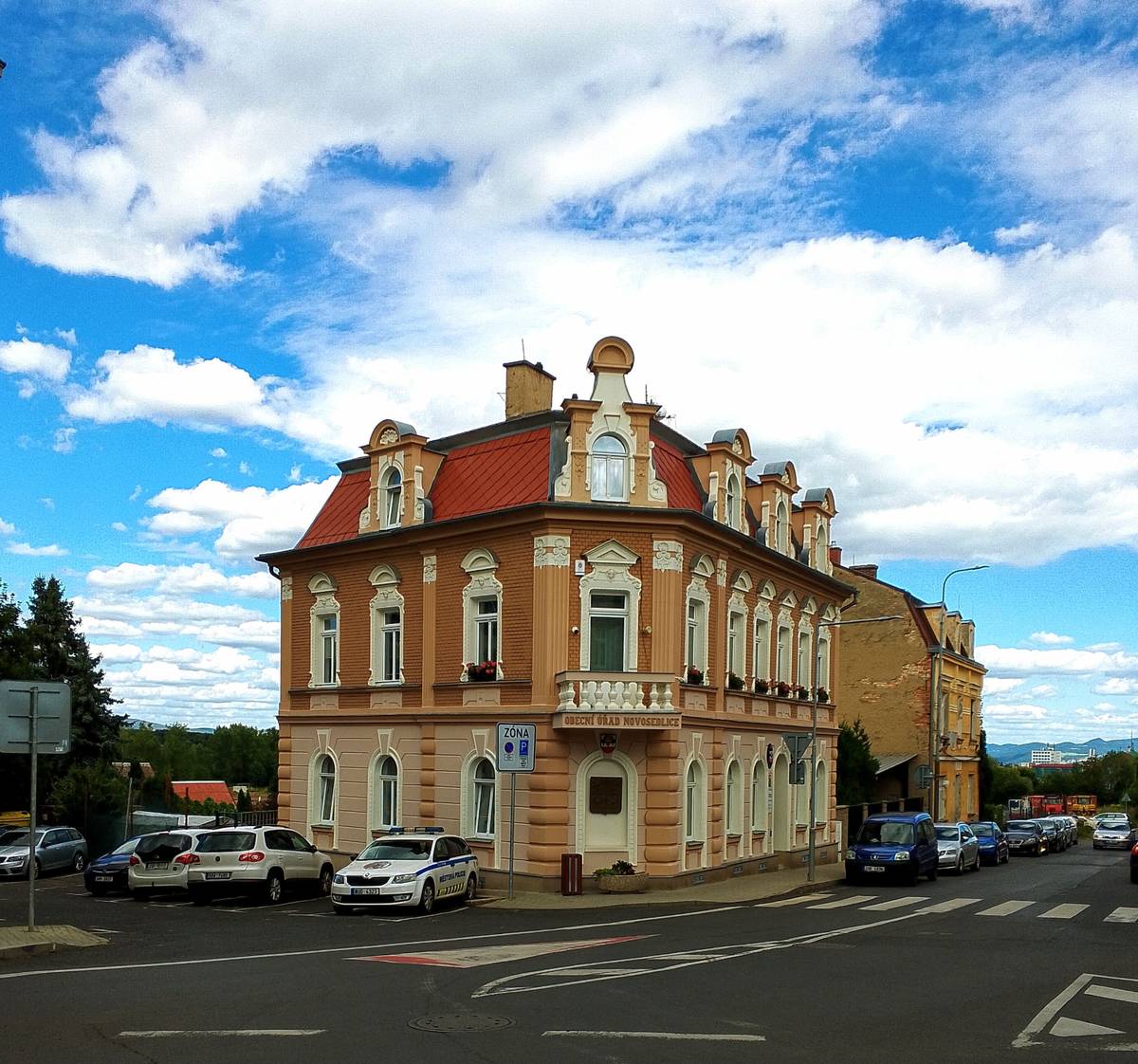 Vážení občané, z organizačních důvodů bude ve středu 31. 12. 2025 obecní úřad uzavřen. Otevřeno bude opět v pondělí 5. 1. 2026. Zároveň Vám přejeme úspěšný vstup do nového roku a klidné prožití oslav s tím spojených v kruhu rodiny a přátel, v pohodě a ve zdraví. Děkujeme Vám za pochopení.