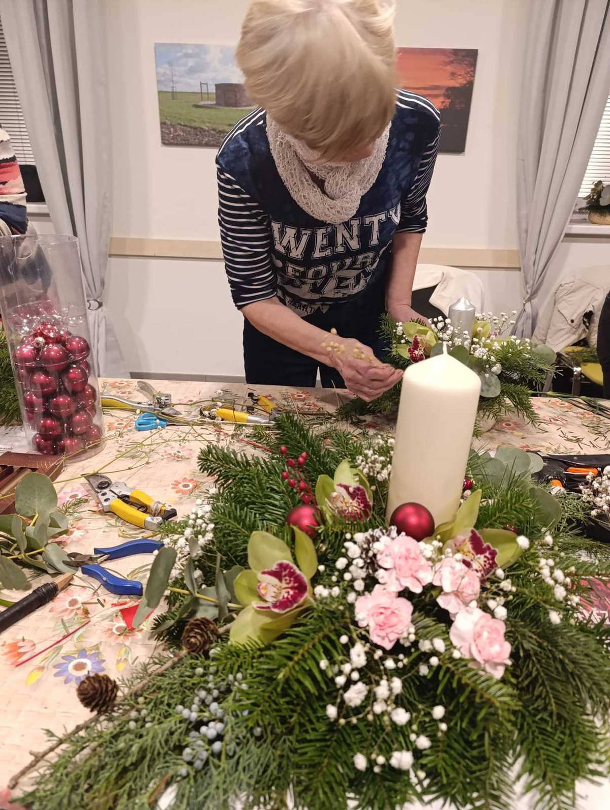 Milé předvánoční setkání místních i přespolních dam. Jaké dekorace si dámy vyrobily? Můžete se podívat ve fotogalerii.