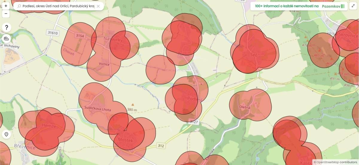 Mapa zákaz pyrotechniky v Podlesí Upozorňujeme občany, že od 1. 12. 2025 platí novela zákona o pyrotechnice, která zavádí omezení používání zábavní pyrotechniky v ochranných pásmech citlivých objektů (kromě nejlehčí kategorie F1 – tiché, světelné, dekorativní efekty bez výbuchu. Vše, co bouchá, píská nebo létá vysoko do vzduchu, už do F1 nepatří).