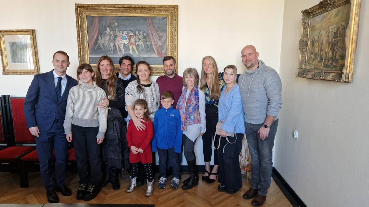 Počas sviatočného obdobia prijal primátor mesta Piešťany na Mestskom úrade potomkov významnej rodiny Kajlichovcov, ktorí pricestovali do Piešťan z viacerých krajín sveta. Išlo o zdvorilostnú návštevu nadväzujúcu na oslavy 80. výročia udelenia štatútu mesta Piešťany, ktoré sa uskutočnili v roku 2025.