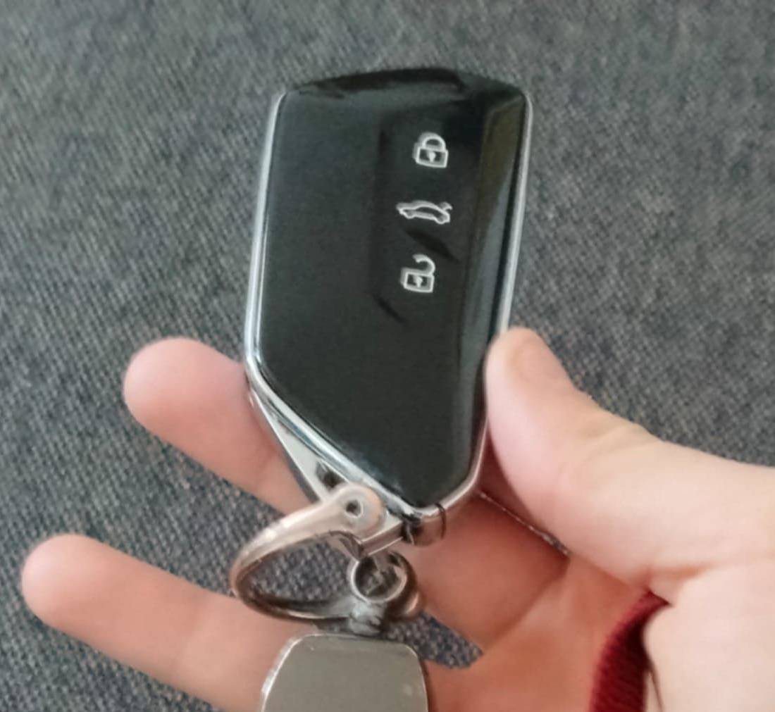 NÁLEZ KLÍČŮ OD AUTOMOBILU
