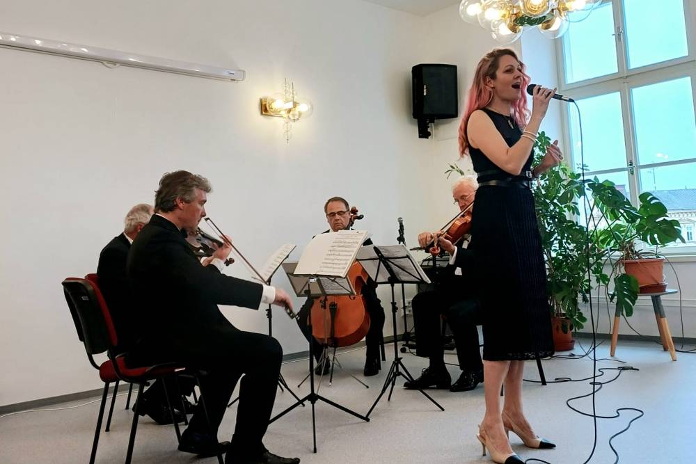 Dne 8. ledna 2026 se od 19 hodin na sále roudnické knihovny uskuteční Novoroční koncert Klárova kvarteta. Svým zpěvem večer plný klasických i muzikálových písní obohatí Barbora ...