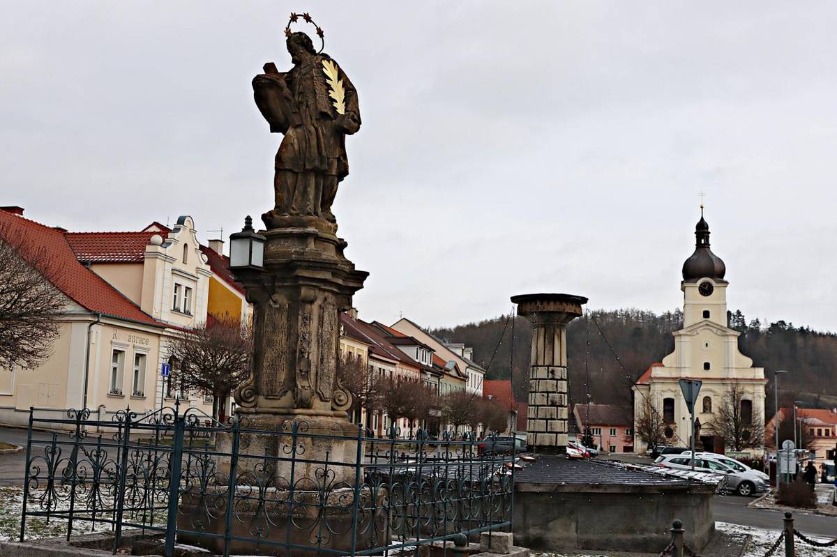 Příchod nového letopočtu v Radnicích zachycený Rokycanským deníkem.